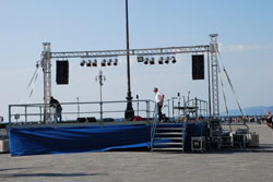 palco piazza unità